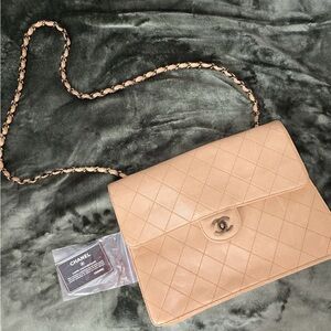 Chanel Vintage 1997-1999 Jumbo Lambskin Stitched Single Flap Bag